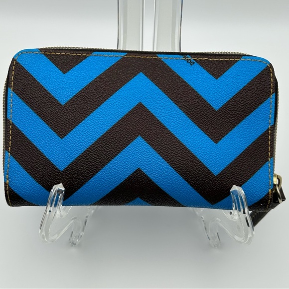 Dooney & Bourke BROWN with Blue Chevron Zip Around Wallet NWOT - Picture 4 of 12